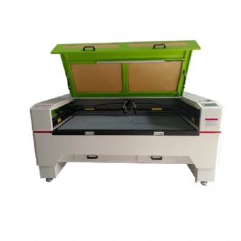 CO2 laser cutting machine