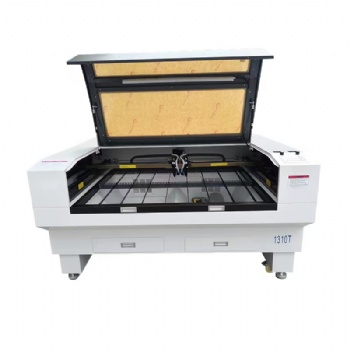 CO2 laser cutting machine
